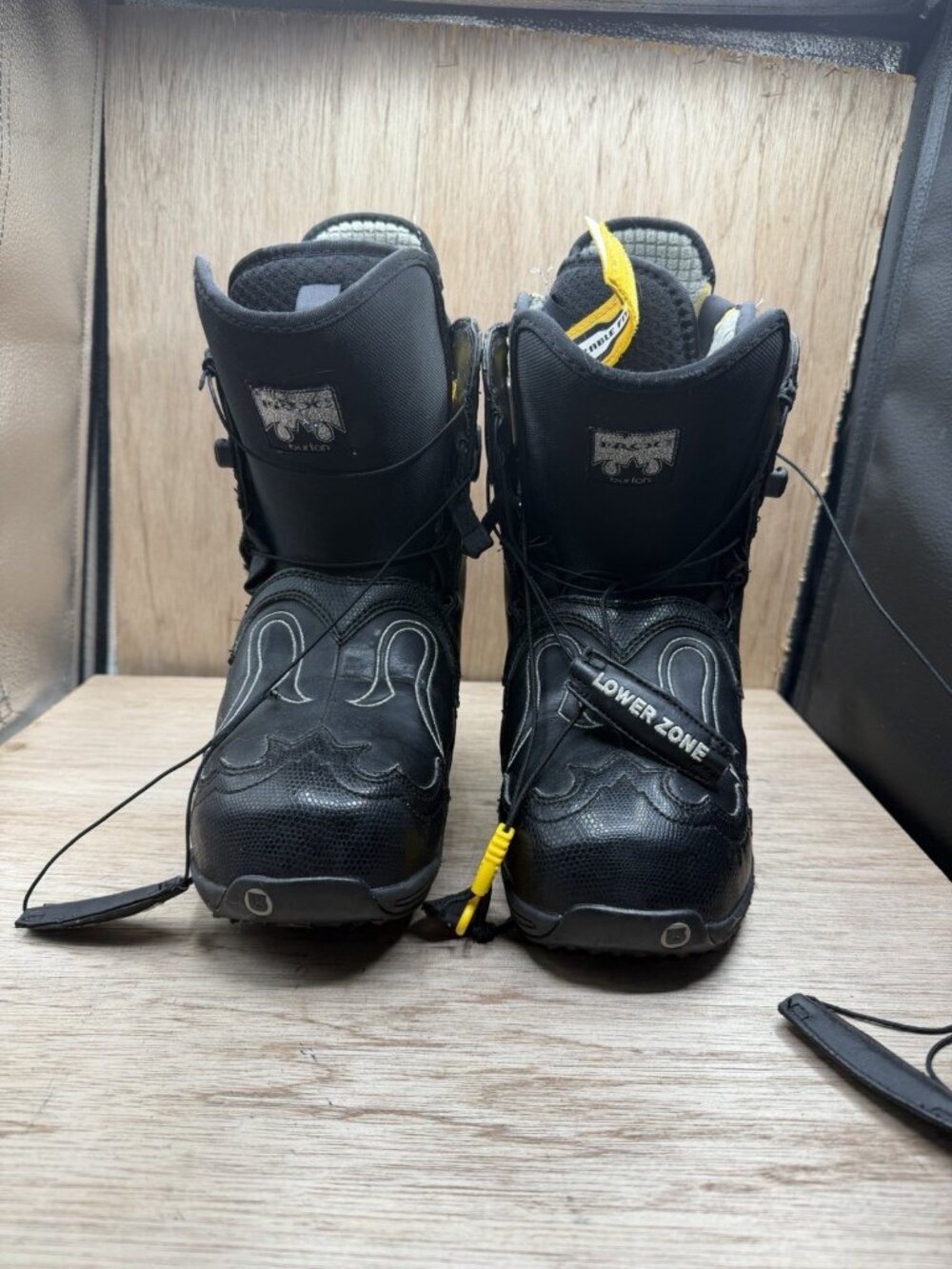 Burton Iroc Snowboard boots Black Women’s Size 6